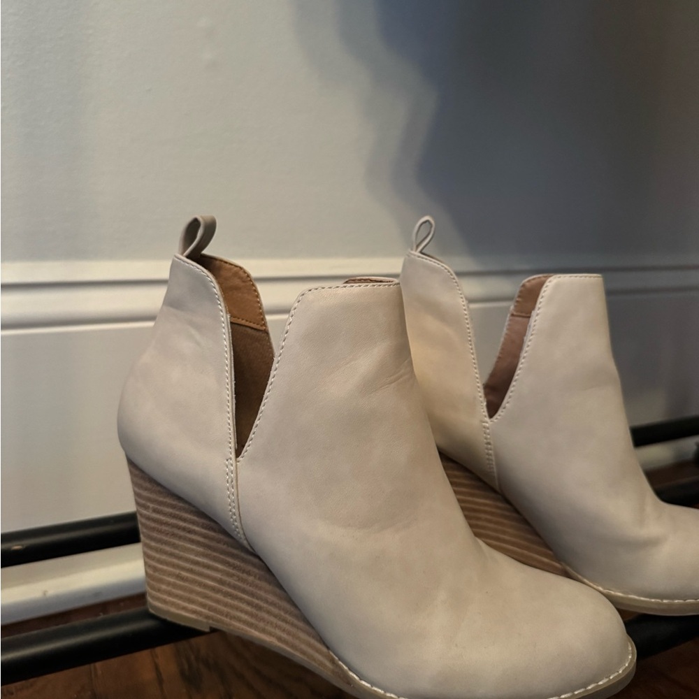 Report Cream Wedge Ankle Boots